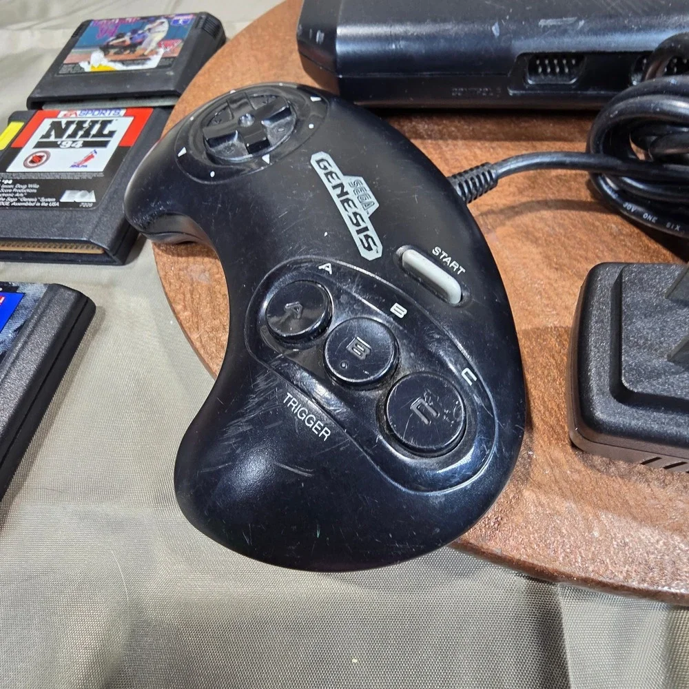 Sega Genesis Model 2 Console MK-1631 Bundle 3 Games Controller Parts Repair